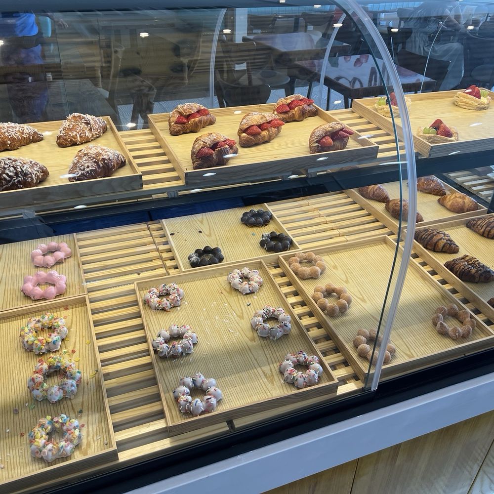 Pastry cabinet