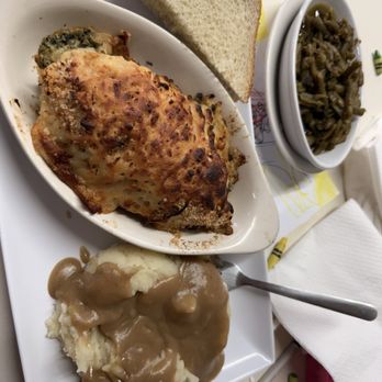 Millgrove Diner - Spinach stuffed chicken with mashed potatoes & green beans - Diners Near Me - Quincy, Indiana Millgrove Diner - Spinach stuffed chicken with mashed potatoes & green beans - Diners Near Me - Quincy, Indiana