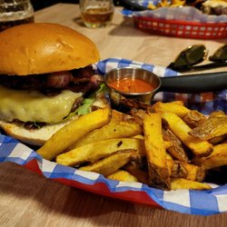 Black Bettie's Grill - Mini Jimi Hendrix w. Fries