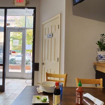 Pho 72 - Dining area - Vietnamese Near Me - Washington, DC, District of Columbia Pho 72 - Dining area - Vietnamese Near Me - Washington, DC, District of Columbia
