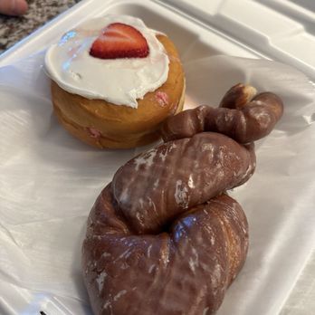Wyman's Spudnutz - Cinnamon twist & fruit filling - Coffee & Tea Near Me - Okoboji, Iowa Wyman's Spudnutz - Cinnamon twist & fruit filling - Coffee & Tea Near Me - Okoboji, Iowa