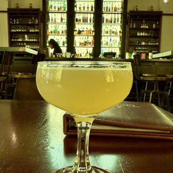 Vessel NOLA - Bees Knees cocktail - Cocktail Bars Near Me - New Orleans, Louisiana Vessel NOLA - Bees Knees cocktail - Cocktail Bars Near Me - New Orleans, Louisiana