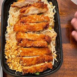 Eggs & Thai Café - Pad Thai with Crispy Chicken