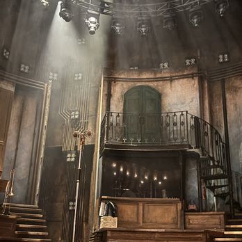 Lyric Theatre - Set - Performing Arts Near Me - London, XGL Lyric Theatre - Set - Performing Arts Near Me - London, XGL