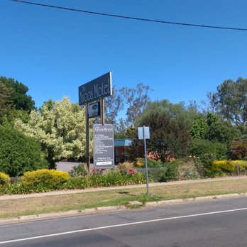 Avoca Motel - Outside - Hotels & Travel Near Me - Avoca, VIC