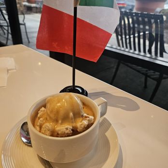 Salvatore Gelateria - Affogato with chocolate hazelnut gelato - Desserts Near Me - Elk Grove, California Salvatore Gelateria - Affogato with chocolate hazelnut gelato - Desserts Near Me - Elk Grove, California