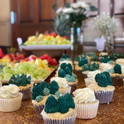 Ericasweets Bakery - Cupcakes for the baby shower.