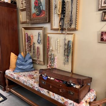 Tea With Mrs. B - Accessories - Tea Rooms Near Me - Falls Church, Virginia Tea With Mrs. B - Accessories - Tea Rooms Near Me - Falls Church, Virginia