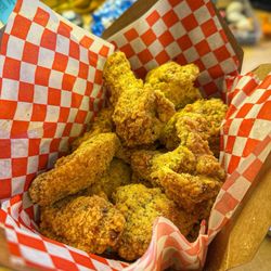 Von's Chicken - Kahului - Snow Wing Chicken (10 pieces)