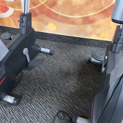 LA Fitness - Non of the bikes have foot straps