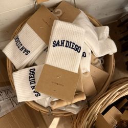 Brandy Melville - San Diego socks
