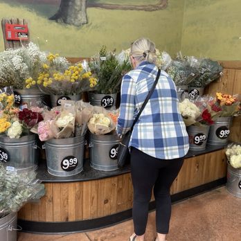 Trader Joe's - Florals - Grocery Near Me - Templeton, California
