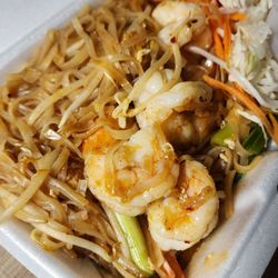 ThaiLadda Restaurant - Shrimp pad thai