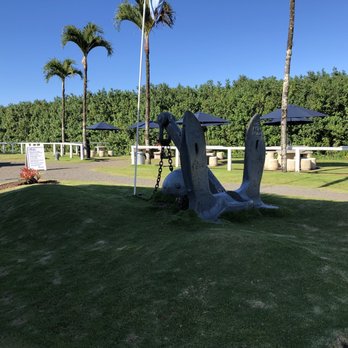 The Dolphin - Outdoor seating - Seafood Markets Near Me - Hanalei, Hawaii The Dolphin - Outdoor seating - Seafood Markets Near Me - Hanalei, Hawaii