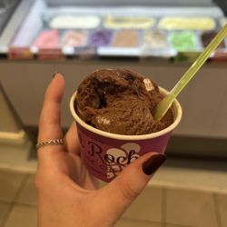 Aunt Sarah's Chocolate Shop - S'mores, Please! Ice cream