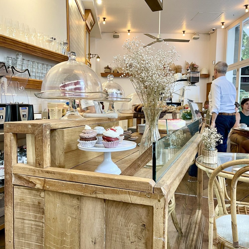 Brunch & Cake - Interior where drinks are made - Desserts Near Me - Barcelona, B