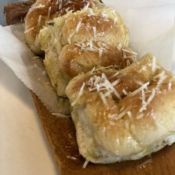 MA'S Italian Kitchen - GARLIC BREAD - Italian Near Me - Burbank, California