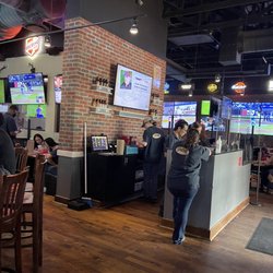 Pluckers Wing Bar - Alliance - More people just standing around.