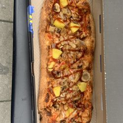 &pizza - Pineapple on pizza! Utter madness!