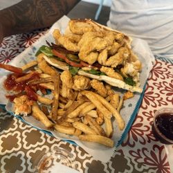 Gypsy's Roadside Café - Chicken sandwich