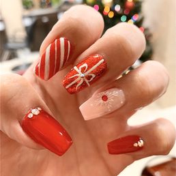 Holiday Nails by Twinkle