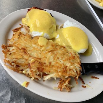 Metro Diner - Eggs Benedict - Breakfast & Brunch Near Me - Jacksonville Beach, Florida
