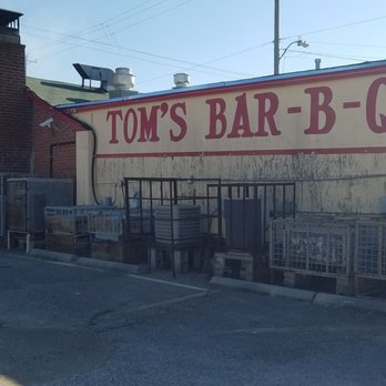 Toms Barbeque - Barbeque Near Me - Memphis, Tennessee