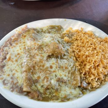 Casa Mendoza - Chile Verde pork Enchiladas - Mexican Near Me - Three Rivers, California Casa Mendoza - Chile Verde pork Enchiladas - Mexican Near Me - Three Rivers, California