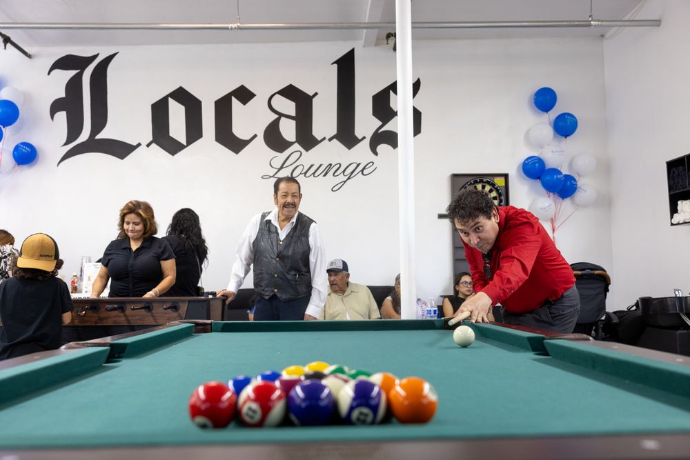 Locals Lounge Barbershop Logo