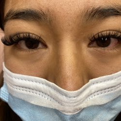 Mermaid Silhouette - Light volume lash extensions