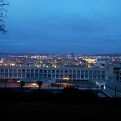 Le Jardin de la Colline Puget - La nuit en hauteur
