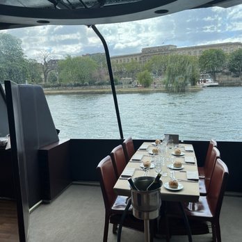 Bateaux Parisiens - French Near Me - Paris, 75