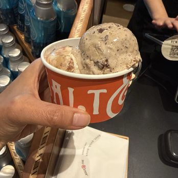 Salt & Straw - Ice Cream & Frozen Yogurt Near Me - Manhattan Beach, California Salt & Straw - Ice Cream & Frozen Yogurt Near Me - Manhattan Beach, California