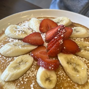 Red Maple - Pancakes with strawberries and bananas - Cafes Near Me - Los Angeles, California Red Maple - Pancakes with strawberries and bananas - Cafes Near Me - Los Angeles, California