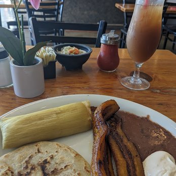El Cuscatlan Restaurant - Platazo dinner and a tamarindo agua fresca - Salvadoran Near Me - Hercules, California
