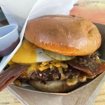 Nom Burgers - Food Trucks Near Me - Austin, Texas