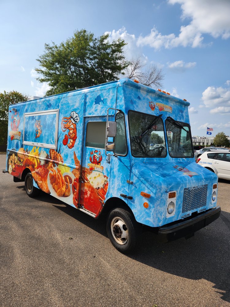 WRAP STARS MN Updated September 2024 79 Photos 1301 Cliff Rd E