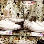 ABC MART GRAND STAGE梅田店 - Updated July 2025 - 北区茶屋町1