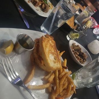 Pier 48 - Lobster roll - Seafood Near Me - Indianapolis, Indiana