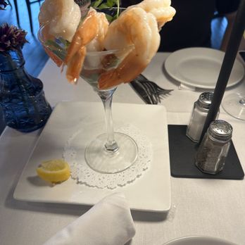 Antonio's Italian Kitchen & Bar - Italian Near Me - Trumbull, Connecticut