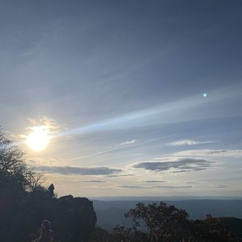 Hawksbill Trail - The sunset goes by that rock back there and hides which makes it tricky to catch it :( - Hiking Near Me - Luray, Virginia