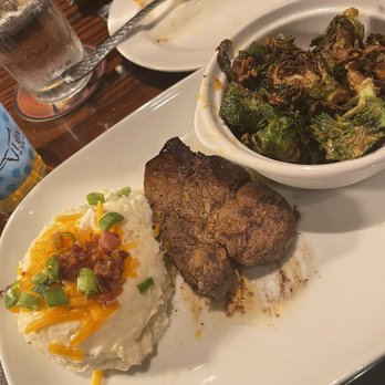 LongHorn Steakhouse - Flo's Filet - Steakhouses Near Me - Round Rock, Texas