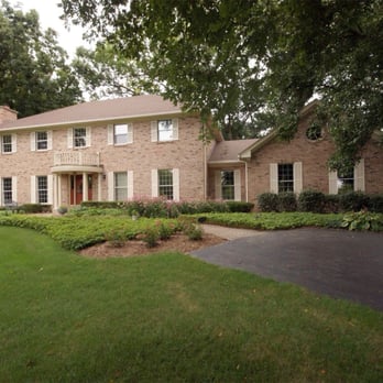 Beth Lindner - Fathom Realty - 2S541Swan Lake 
Wheaton IL - Real Estate Agents Near Me - Wheaton, Illinois