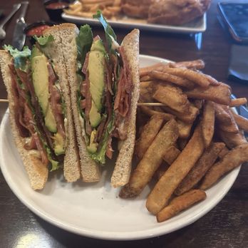 Citizens Grill - Avocado BLT with fries - American Near Me - Conroe, Texas