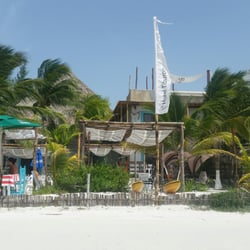 Hotel Tiburón - Front view of hotel