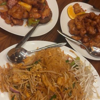 Red Lantern - Zesty Orange Chicken Sweet and Sour Chicken - Chinese Near Me - Lincoln, California