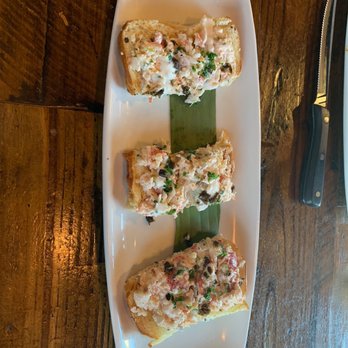 Finneys Crafthouse - Porter Ranch - Lobster roll prior to eating - New American Near Me - Porter Ranch, California