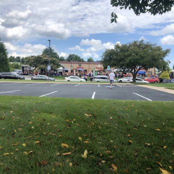 Double Groove Brewing - people playing tennis in a parking lot - Breweries Near Me - Forest Hill, Maryland Double Groove Brewing - people playing tennis in a parking lot - Breweries Near Me - Forest Hill, Maryland