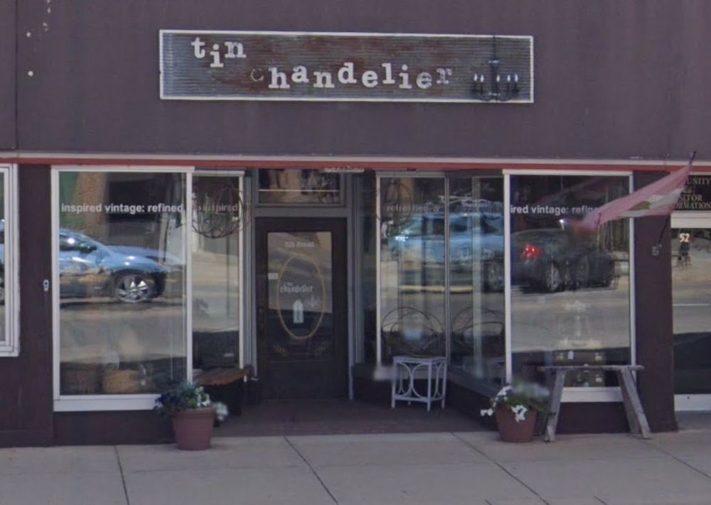 THE TIN CHANDELIER Updated October 2024 526 Broad St, Story City