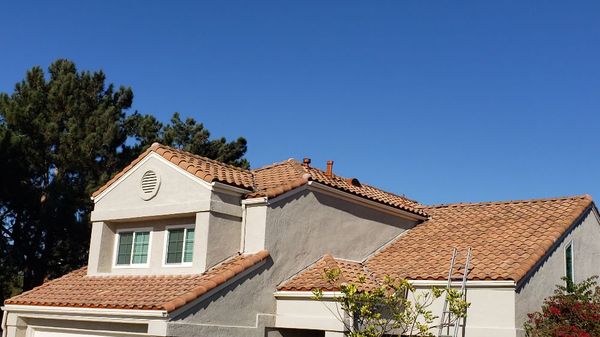 Roofing Projects - The roof determines the value of the house and building. The first impression of the appearance of the house is significant as a property value because the roof is a standard to measure the harmony with the surrounding environment, and the level of construction technology. Roofing Projects - The roof determines the value of the house and building. The first impression of the appearance of the house is significant as a property value because the roof is a standard to measure the harmony with the surrounding environment, and the level of construction technology.